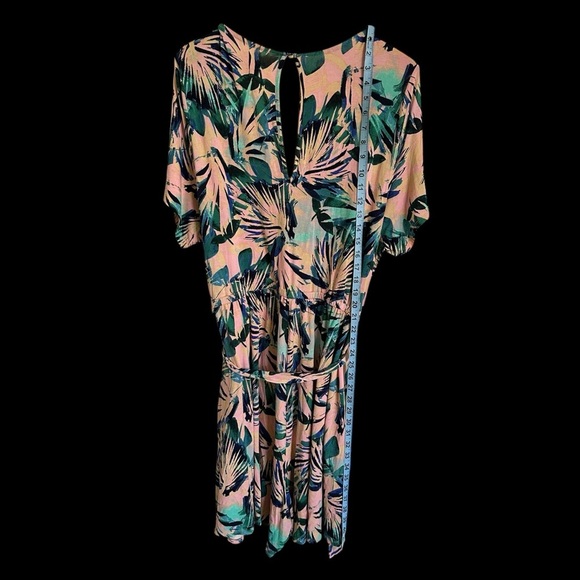 Torrid size 3 3X Super Soft Knit Tropical Print Shorts Romper Surplice V Neck - Picture 8 of 12